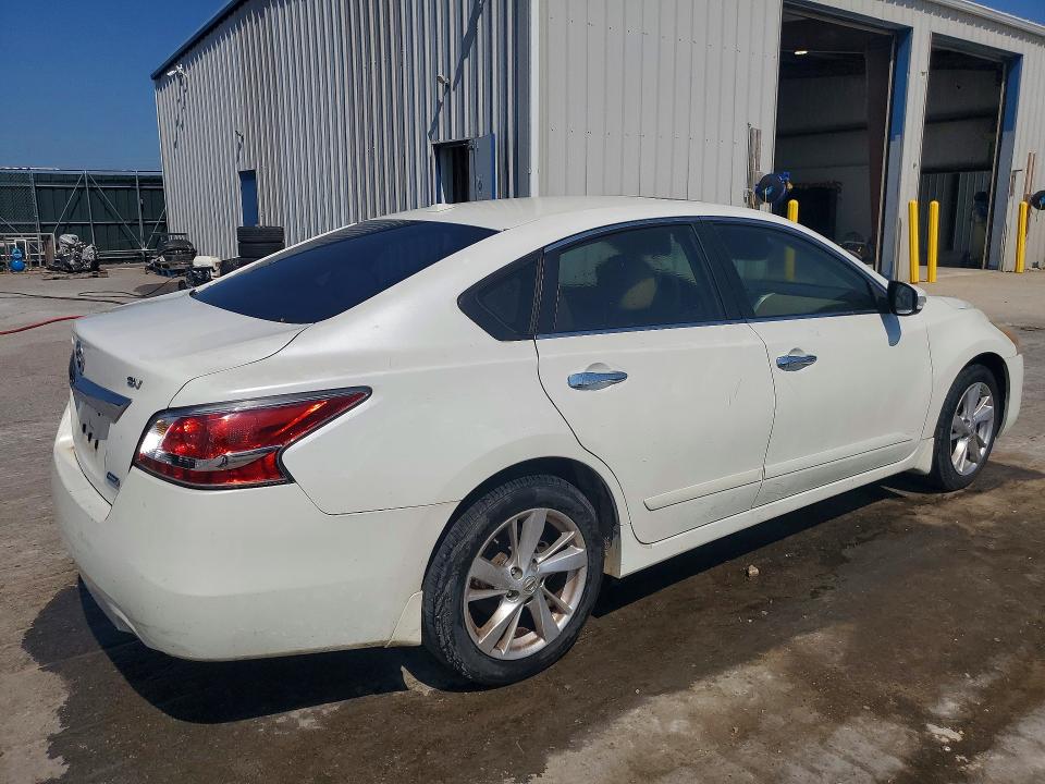 2014 Nissan Altima VIN 1N4AL3AP7EC112072 COPART salvage auction — MINOR DENT/SCRATCHES, Tn - Certificate Of Title, sold $450 on 2026-07-28 (photo 3)