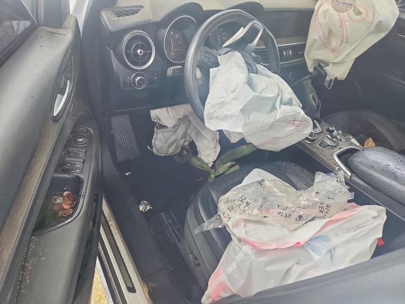 2022 Alfa romeo Stelvio VIN ZASPAKBN9N7D36784 COPART salvage auction — FRONT END, Fl - Certificate Of Title (P), sold $10,200 on 2026-08-12 (photo 8)