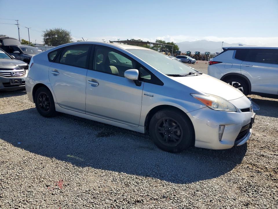 2014 Toyota Prius VIN JTDKN3DU7E1749338 COPART salvage auction — MINOR DENT/SCRATCHES, Ca - Dis/Dlr/Exp Only Clean Title, sold $4,100 on 2026-07-17 (photo 4)