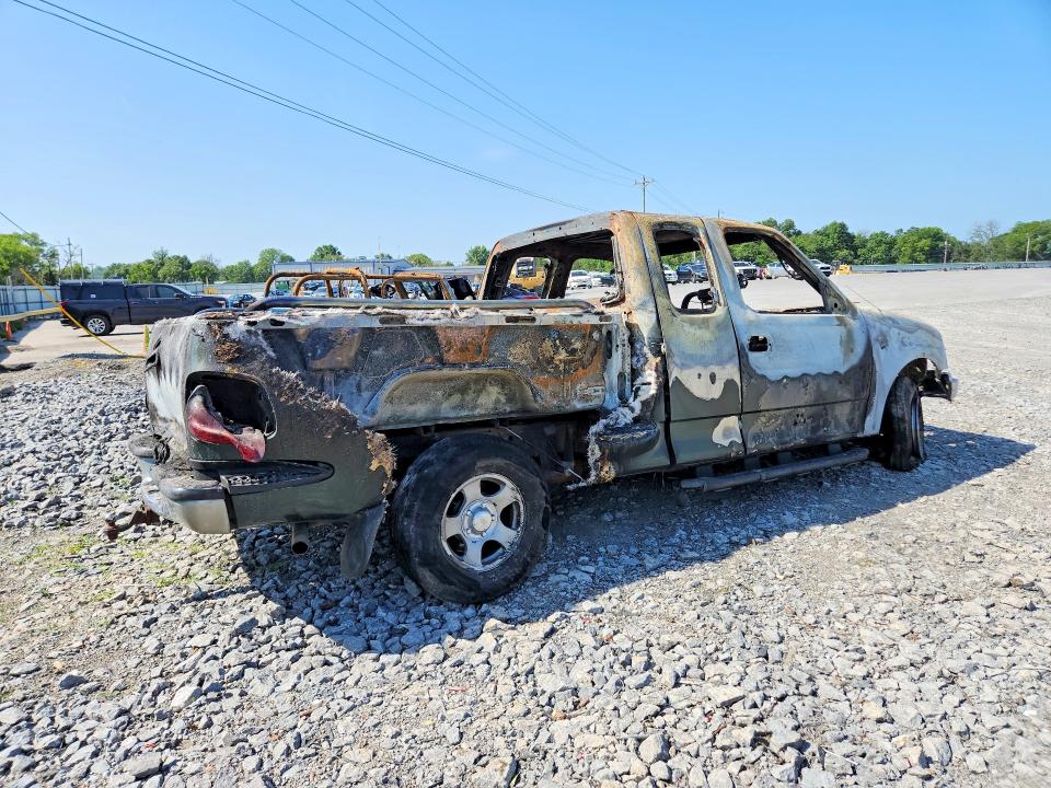 2001 Ford F-150 lightning VIN 1FTRX07L31KA20266 COPART salvage auction — BURN, TN - NON-REPAIRABLE CERTIFICATE, sold $225 on 2026-07-27 (photo 3)