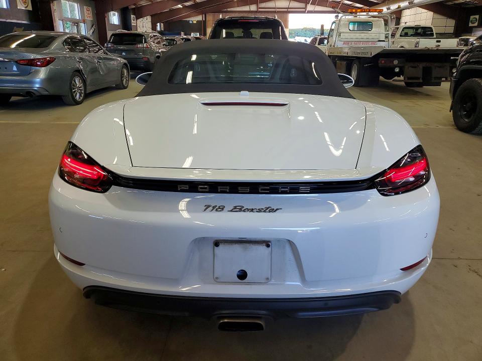2019 Porsche Boxster VIN WP0CA2A82KS211217 COPART salvage auction — MECHANICAL, GA - CERTIFICATE OF TITLE (P), sold $34,750 on 2026-07-27 (photo 6)