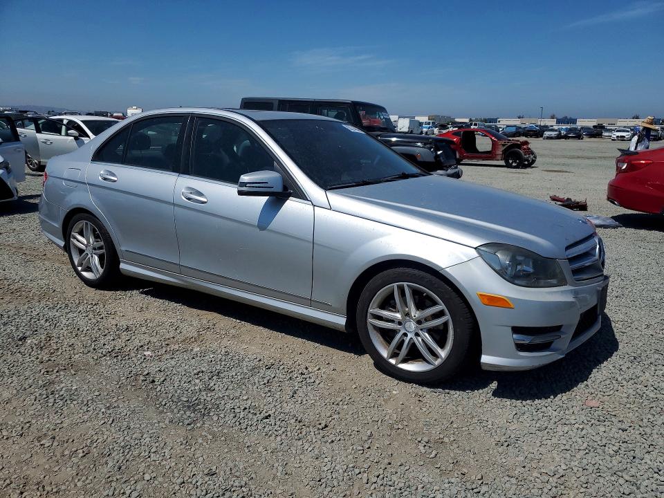2013 Mercedes-benz C-klasse VIN WDDGF4HB4DG101037 COPART salvage auction — MECHANICAL, Ca - Dis/Dlr/Exp Only Clean Title, sold $525 on 2026-08-04 (photo 4)