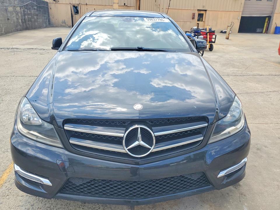 2015 Mercedes-benz C-klasse VIN WDDGJ4HBXFG387171 COPART salvage auction — MINOR DENT/SCRATCHES, Ga - Certificate Of Title (P), sold $3,400 on 2026-07-27 (photo 5)