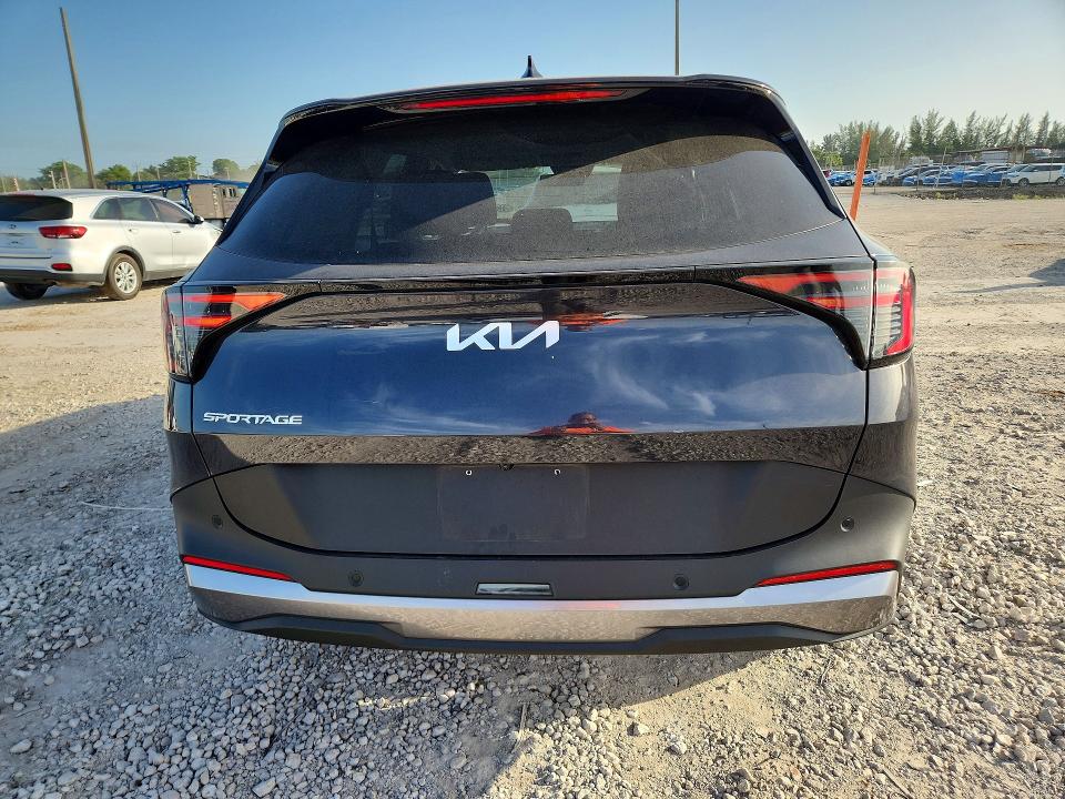 2026 Kia Sportage VIN 5XYK23DF0TG391992 COPART salvage auction — SIDE, Ct - Clean Title, sold $150 on 2026-07-27 (photo 6)