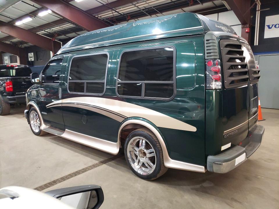 2002 Chevrolet Express VIN 1GBFG15W721164727 COPART salvage auction — MINOR DENT/SCRATCHES, NY - CERTIFICATE OF TITLE, sold $5,500 on 2026-07-27 (photo 2)
