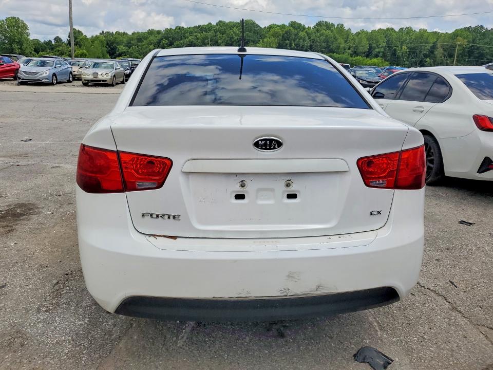 2012 Kia Forte VIN KNAFU4A21C5510089 COPART salvage auction — MINOR DENT/SCRATCHES, Salvage Title, sold $325 on 2026-07-23 (photo 6)