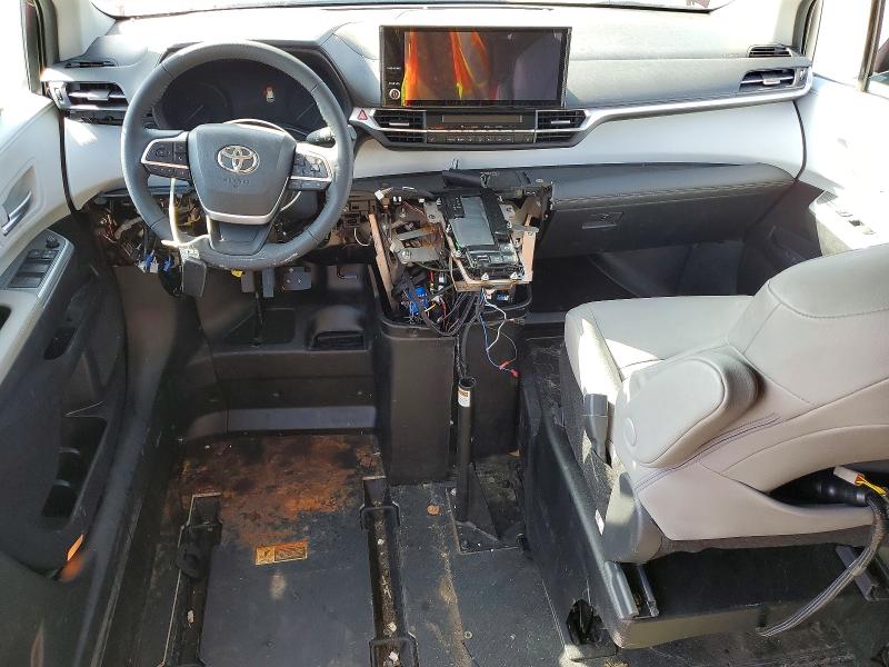 2025 Toyota Sienna VIN 5TDYRKEC3SS243275 COPART salvage auction — SIDE, Oh - Cert Of Title-Salvage, sold $5,300 on 2026-07-30 (photo 8)