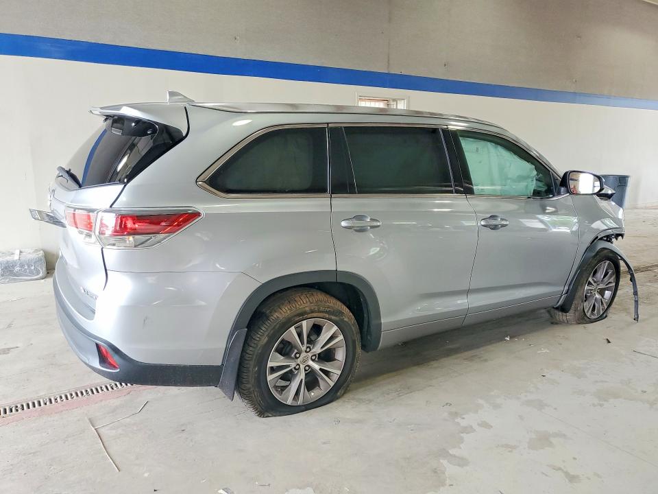 2015 Toyota Highlander VIN 5TDJKRFHXFS191996 COPART salvage auction — FRONT END, VA - CERT OF TITLE - SALVAGE, sold $5,200 on 2026-07-31 (photo 3)