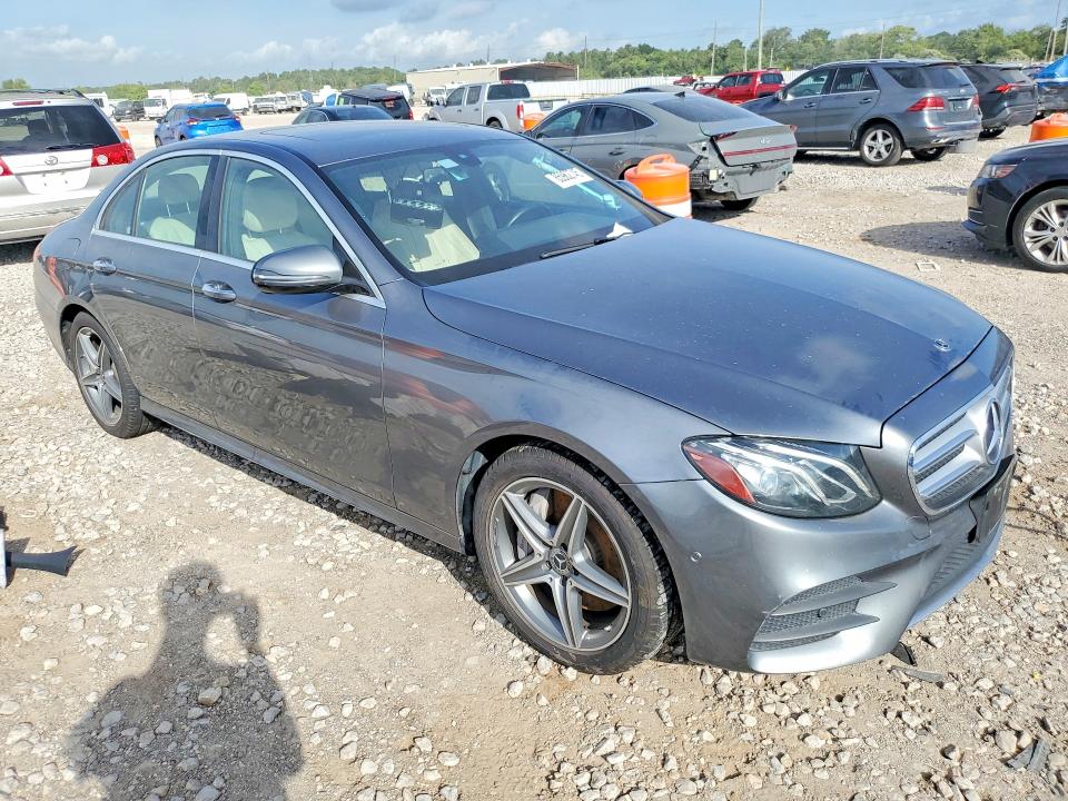2018 Mercedes-benz VIN WDDZF4JB6JA302987 COPART salvage auction — WATER/FLOOD, Tx - Salvage Title-Flood Damage, sold $6,200 on 2026-07-09 (photo 4)