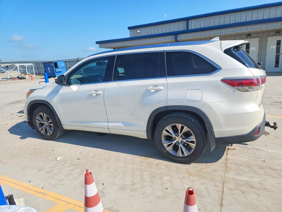 2015 Toyota Highlander VIN 5TDJKRFH7FS177070 COPART salvage auction — FRONT END, Tn - Certificate Of Title, sold $15,012 on 2026-07-30 (photo 2)