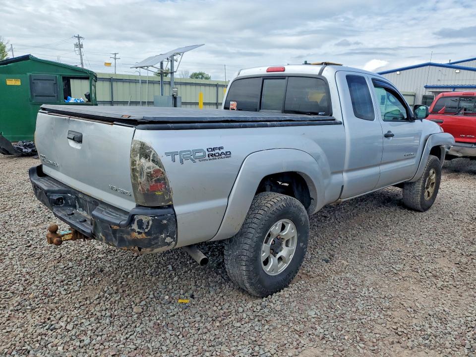2010 Toyota Tacoma VIN 5TEUU4EN1AZ704727 COPART salvage auction — MINOR DENT/SCRATCHES, NY - CERTIFICATE OF TITLE, sold $3,100 on 2026-07-27 (photo 3)