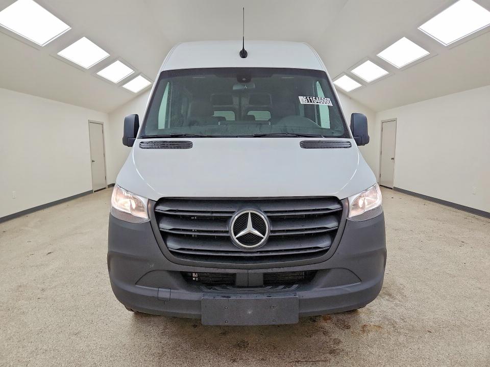 2024 Mercedes-benz Sprinter VIN W1Z4KFHY4RP737240 COPART salvage auction — MINOR DENT/SCRATCHES, LA - CERTIFICATE OF TITLE (P), sold $9,100 on 2026-07-27 (photo 5)