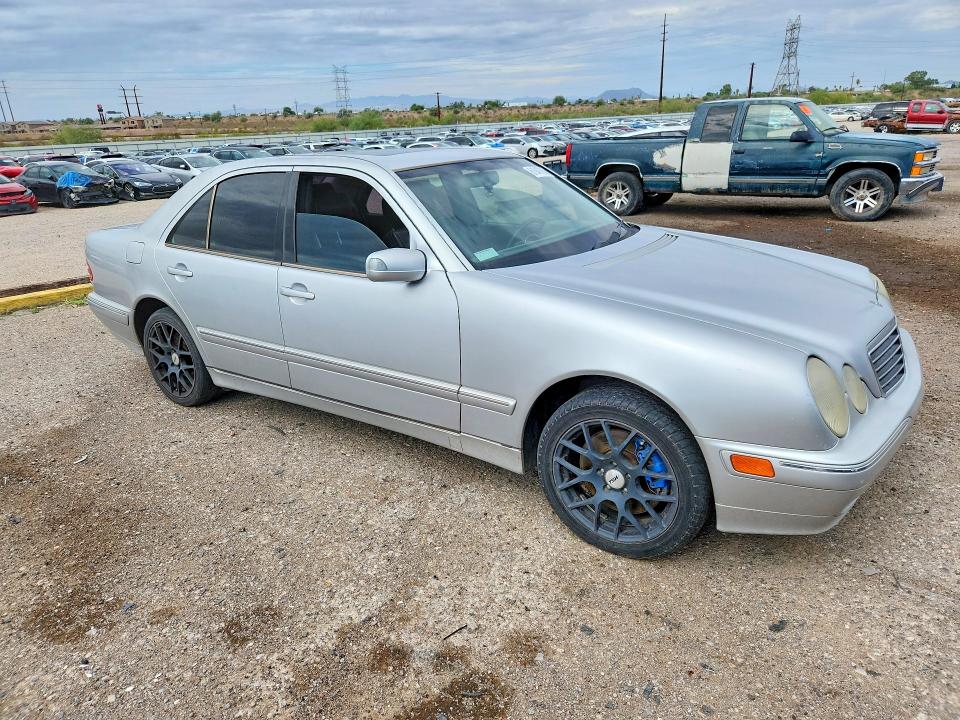 2000 Mercedes-benz E-class VIN WDBJF83J6YX034323 COPART salvage auction — MECHANICAL, Az - Certificate Of Title, sold $200 on 2026-07-31 (photo 4)