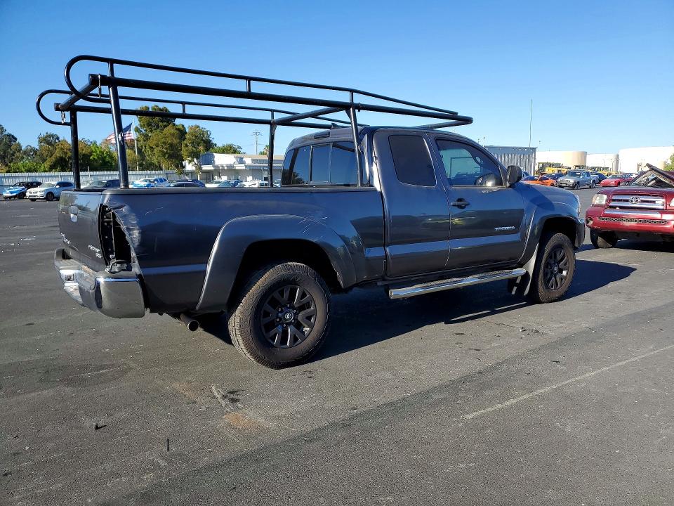 2014 Toyota Tacoma VIN 5TFTX4GNXEX035161 COPART salvage auction — SIDE, CA - SALVAGE CERTIFICATE, sold $4,700 on 2026-07-27 (photo 3)