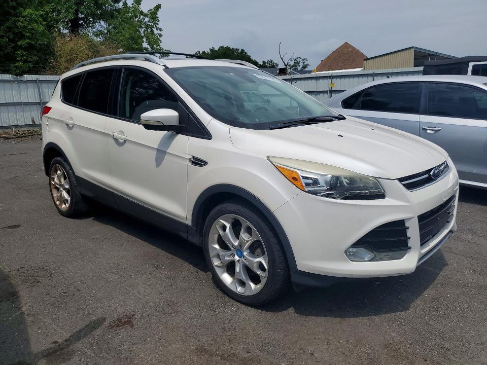 2013 Ford Escape VIN 1FMCU0J9XDUA90573 COPART salvage auction — NORMAL WEAR, Nj - Certificate Of Title, sold $1,450 on 2026-07-18 (photo 4)