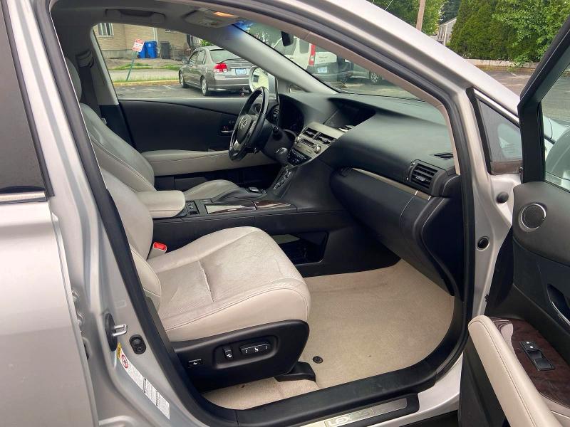2013 Lexus VIN 2T2BK1BAXDC185986 COPART salvage auction — NORMAL WEAR, Me - Certificate Of Title (P), sold $8,100 on 2026-08-03 (photo 5)