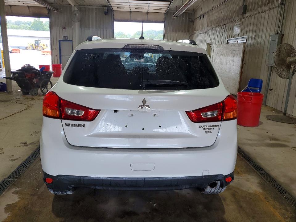 2016 Mitsubishi Outlander VIN JA4AP4AW7GZ055071 COPART salvage auction — NORMAL WEAR, Pa - Cert Of Title, sold $3,250 on 2026-07-16 (photo 6)