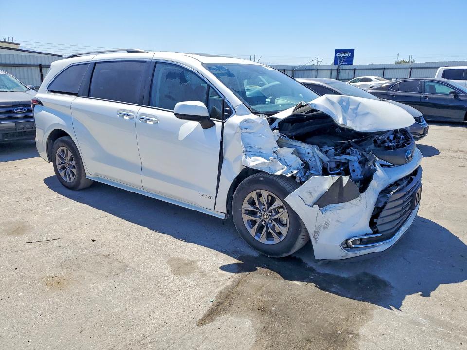 2021 Toyota Sienna VIN 5TDJRKECXMS058130 COPART salvage auction — FRONT END, Ca - Salvage Certificate, sold $5,600 on 2026-07-24 (photo 4)