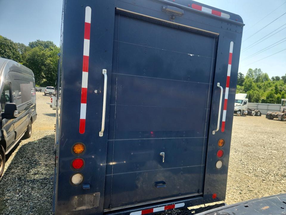 2020 Freightliner All other VIN 4UZAC2EA6LCMH7907 COPART salvage auction — ALL OVER, NC - DEALER ONLY CLEAN TITLE, sold $300 on 2026-08-29 (photo 6)