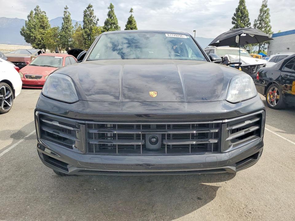 2024 Porsche Cayenne VIN WP1AA2AY6RDA03216 COPART salvage auction — SIDE, CA, sold $33,250 on 2026-10-08 (photo 5)