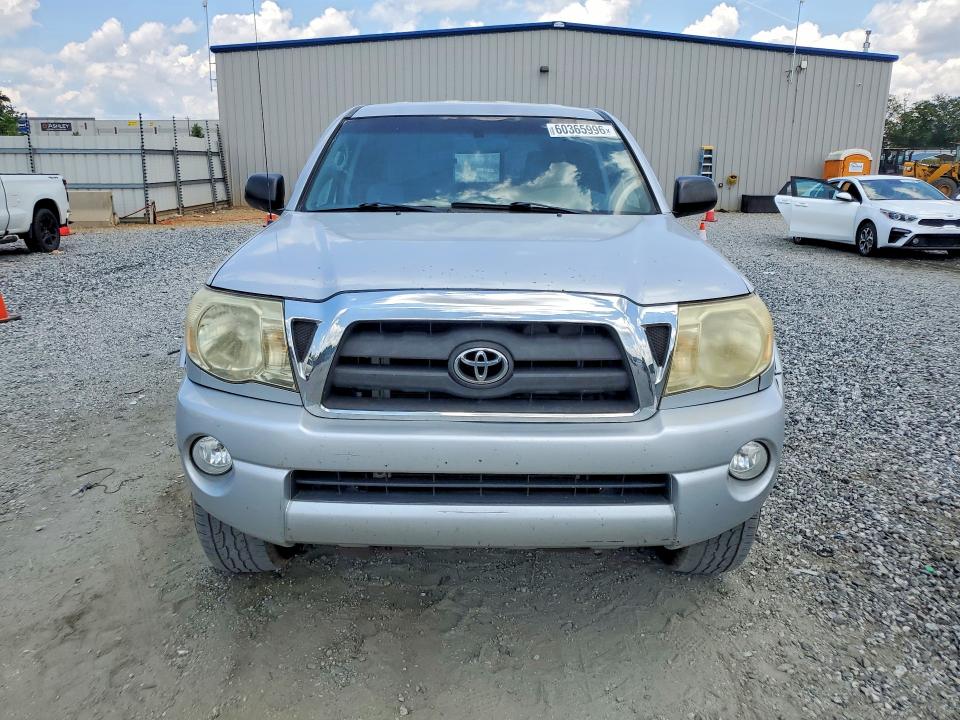 2005 Toyota Tacoma VIN 5TEUU42N15Z143925 COPART salvage auction — MINOR DENT/SCRATCHES, NC - SALVAGE CERT-REBUILT, sold $4,650 on 2026-07-27 (photo 5)