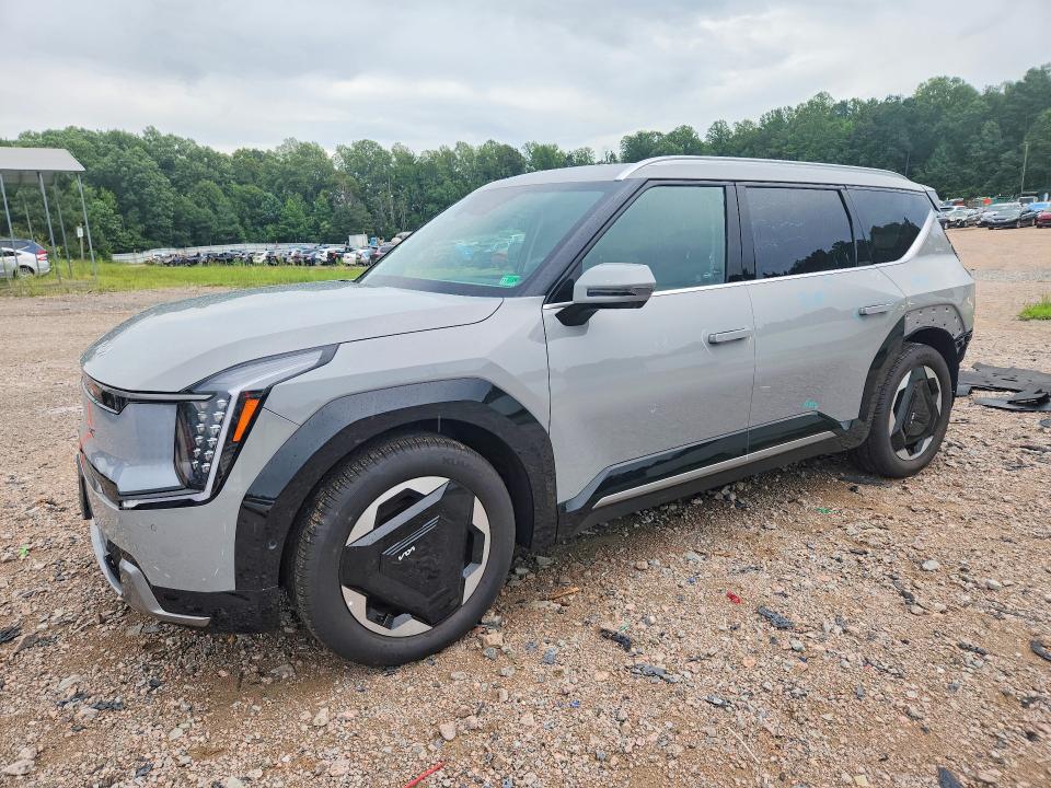 2026 Kia Ev9 VIN 5XYADFS50TG017304 COPART salvage auction — REAR END, VA - CERT OF TITLE - SALVAGE, sold $16,300 on 2026-08-31 (photo 1)