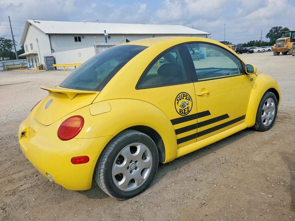 2002 Volkswagen Beetle VIN 3VWCB21CX2M450375 COPART salvage auction — NORMAL WEAR, Ia - Certificate Of Title, sold $950 on 2026-07-31 (photo 3)