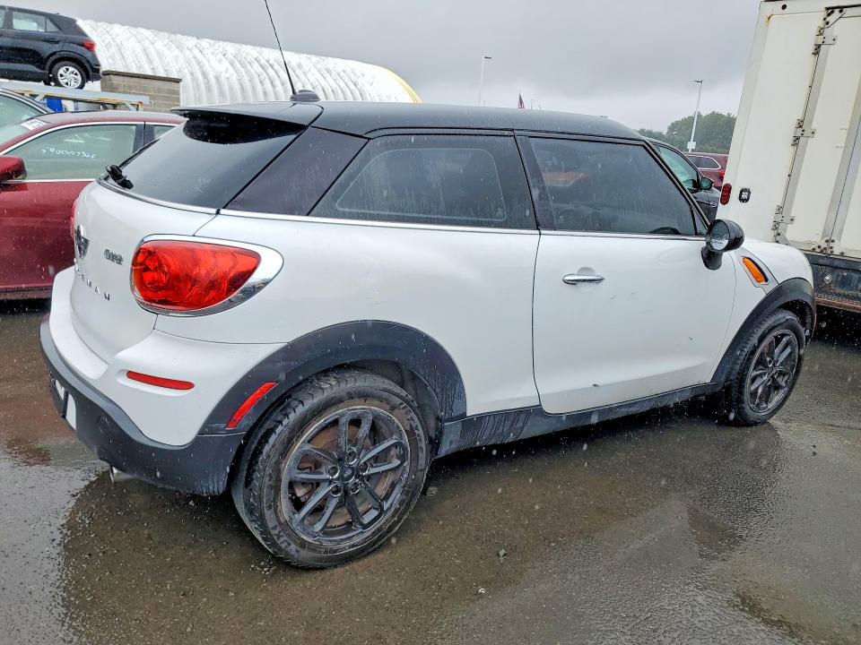 2015 Mini Cooper VIN WMWSS1C52FWN94917 COPART salvage auction — MINOR DENT/SCRATCHES, Fl - Certificate Of Title, sold $2,550 on 2026-07-27 (photo 3)