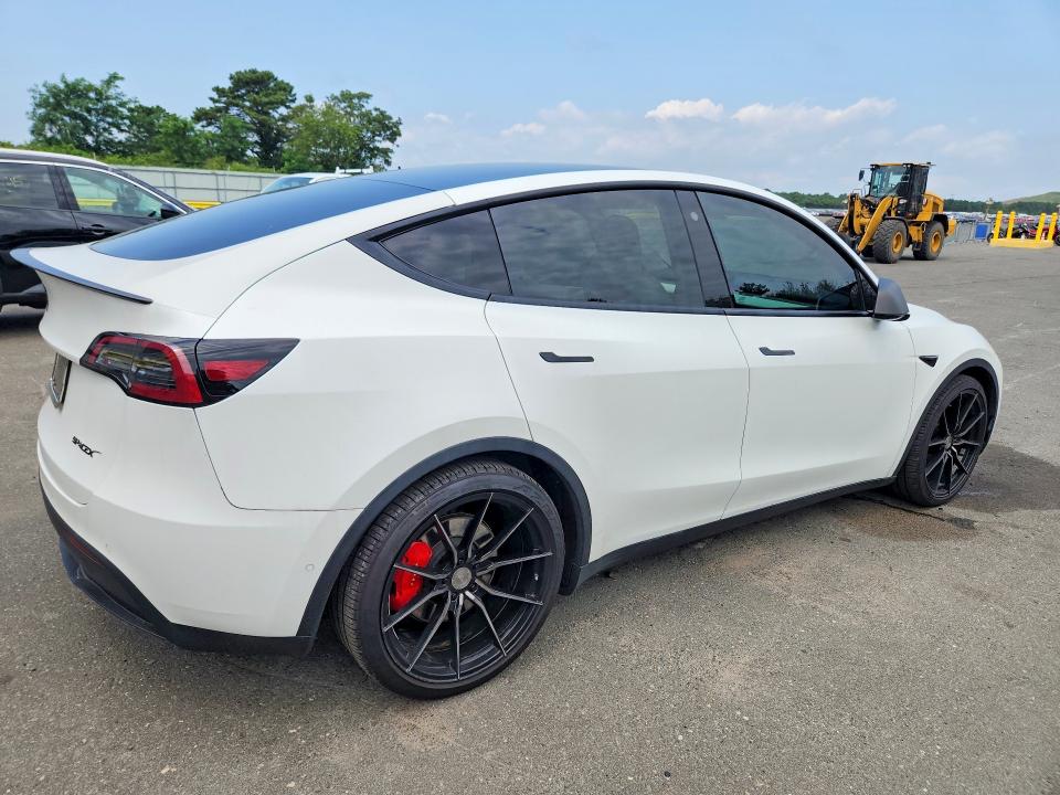 2022 Tesla Model y VIN 7SAYGDEF6NF308174 COPART salvage auction — MINOR DENT/SCRATCHES, Ny - Certificate Of Title (P), sold $12,700 on 2026-07-28 (photo 3)