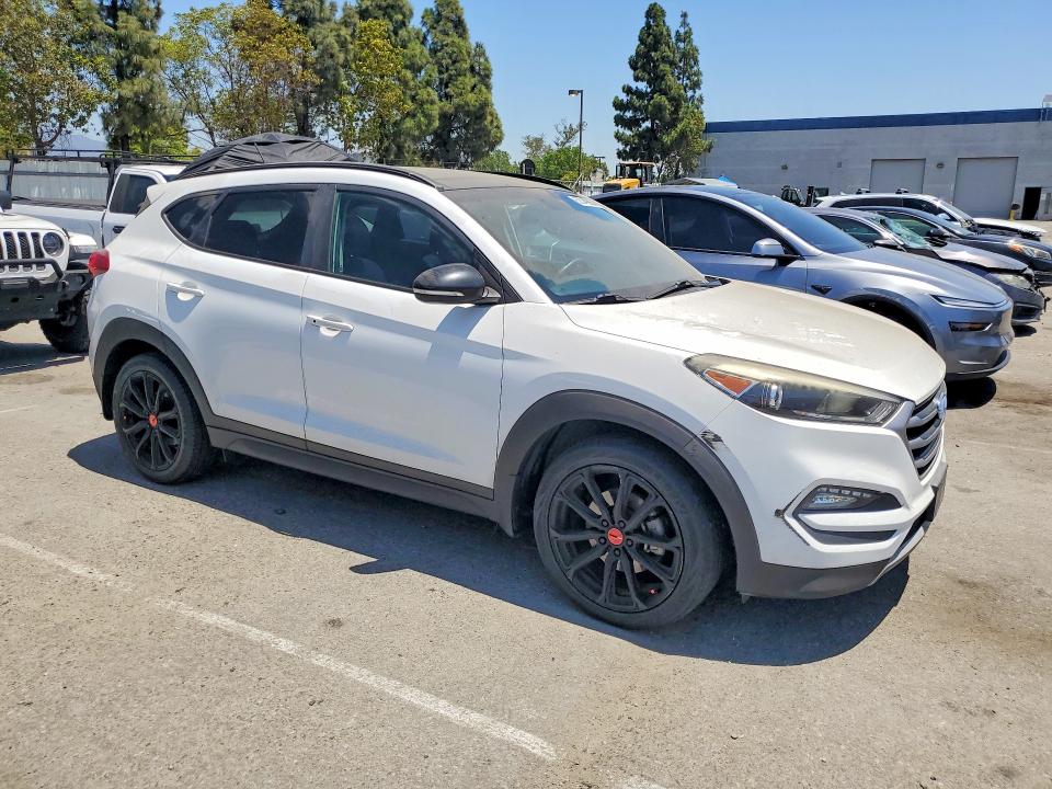 2017 Hyundai Tucson VIN KM8J33A2XHU553509 COPART salvage auction — MECHANICAL, Ca - Dis/Dlr/Exp Only Clean Title, sold $825 on 2026-07-28 (photo 4)
