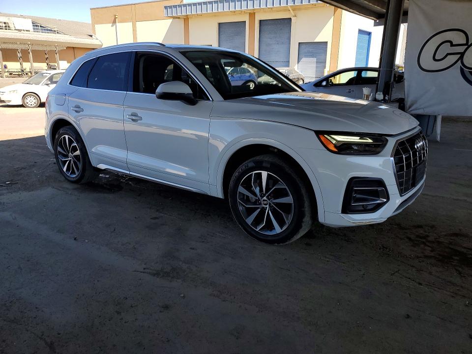 2021 Audi Q5 VIN WA1BAAFY4M2109574 COPART salvage auction — SIDE, CA - SALVAGE CERTIFICATE, sold $8,300 on 2026-08-25 (photo 4)