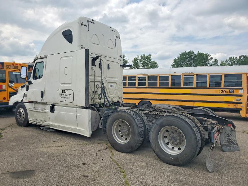 2018 Freightliner Cascadia 126 VIN 3AKJHHDR2JSJR0241 COPART salvage auction — ALL OVER, NE - CERT OF TITLE-SALVAGE, sold $9,100 on 2026-10-08 (photo 3)