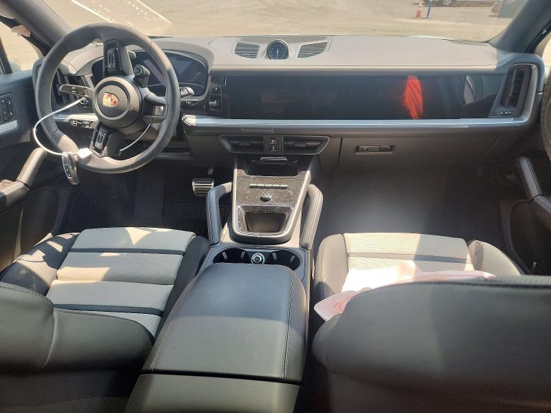 2026 Porsche Cayenne VIN WP1BL2AY1TDA50157 COPART salvage auction — WATER/FLOOD, Qc - Irrecuperable, sold $65,500 on 2026-08-04 (photo 8)