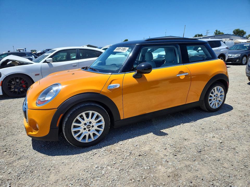 2015 Mini Cooper VIN WMWXP7C58F2A33934 COPART salvage auction — MINOR DENT/SCRATCHES, Ca - Salvage Certificate, sold $850 on 2026-07-21 (photo 1)