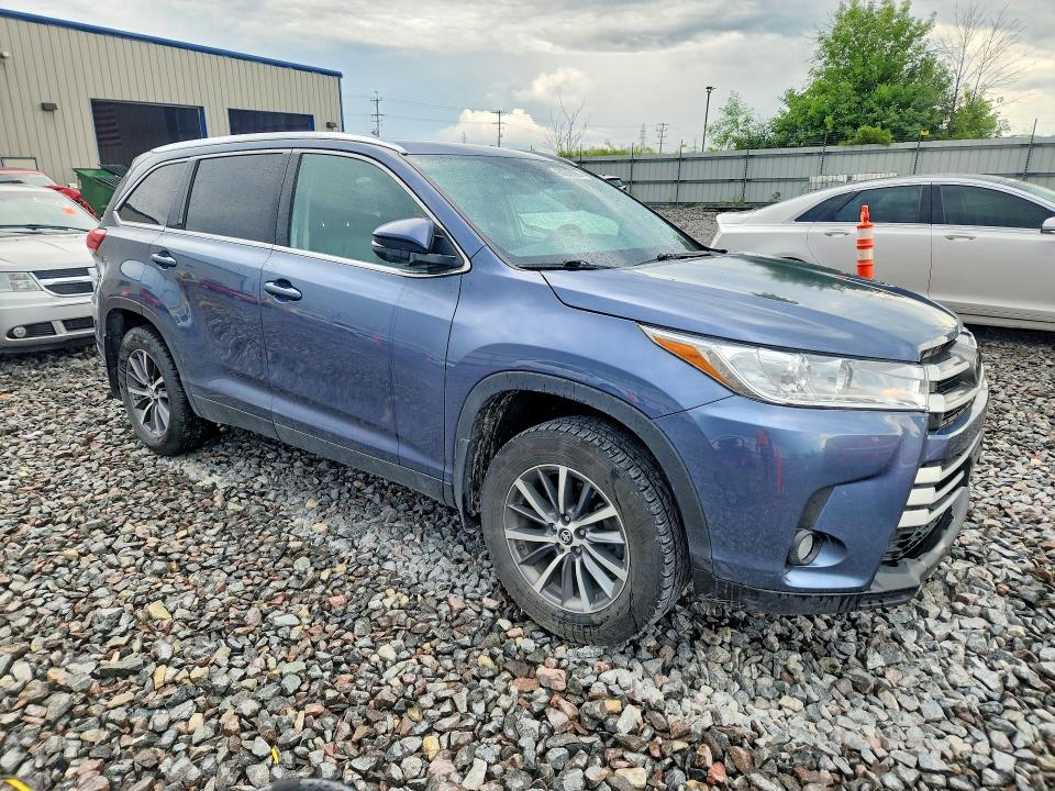 2019 Toyota Highlander VIN 5TDJZRFH7KS725980 COPART salvage auction — REAR END, Wi - Certificate Of Title, sold $14,200 on 2026-07-27 (photo 4)