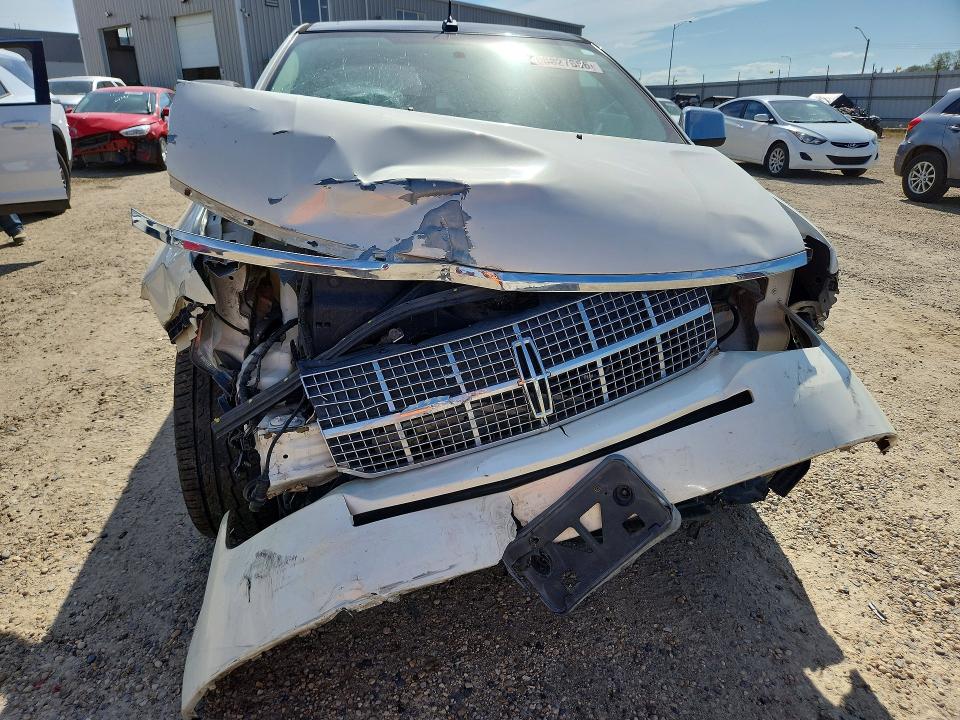 2007 Lincoln Mkx VIN 2LMDU88C57BJ03331 COPART salvage auction — FRONT END, AB - BOS - SALVAGE, sold $375 on 2026-07-23 (photo 5)