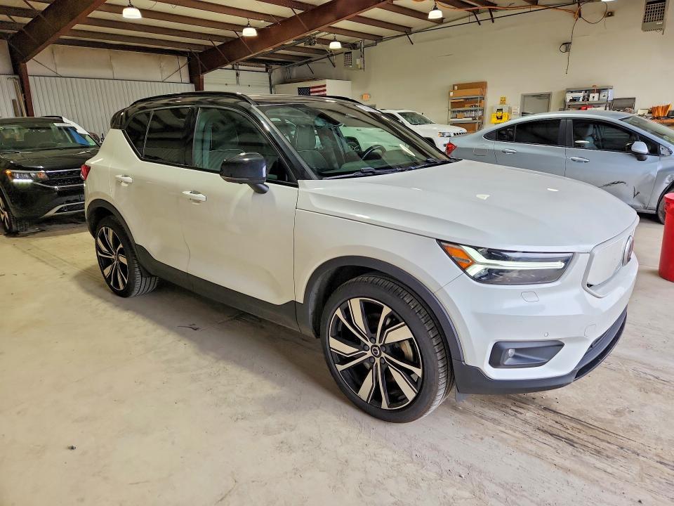 2021 Volvo Xc40 VIN YV4ED3UR1M2558905 COPART salvage auction — NORMAL WEAR, PA - CERT OF TITLE, sold $7,900 on 2026-07-31 (photo 4)
