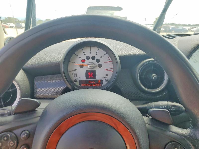 2011 Mini Cooper VIN WMWSV3C5XBTY12231 COPART salvage auction — MINOR DENT/SCRATCHES, Ca - Dis/Dlr/Exp App For Dup Clean, sold $300 on 2026-09-04 (photo 9)