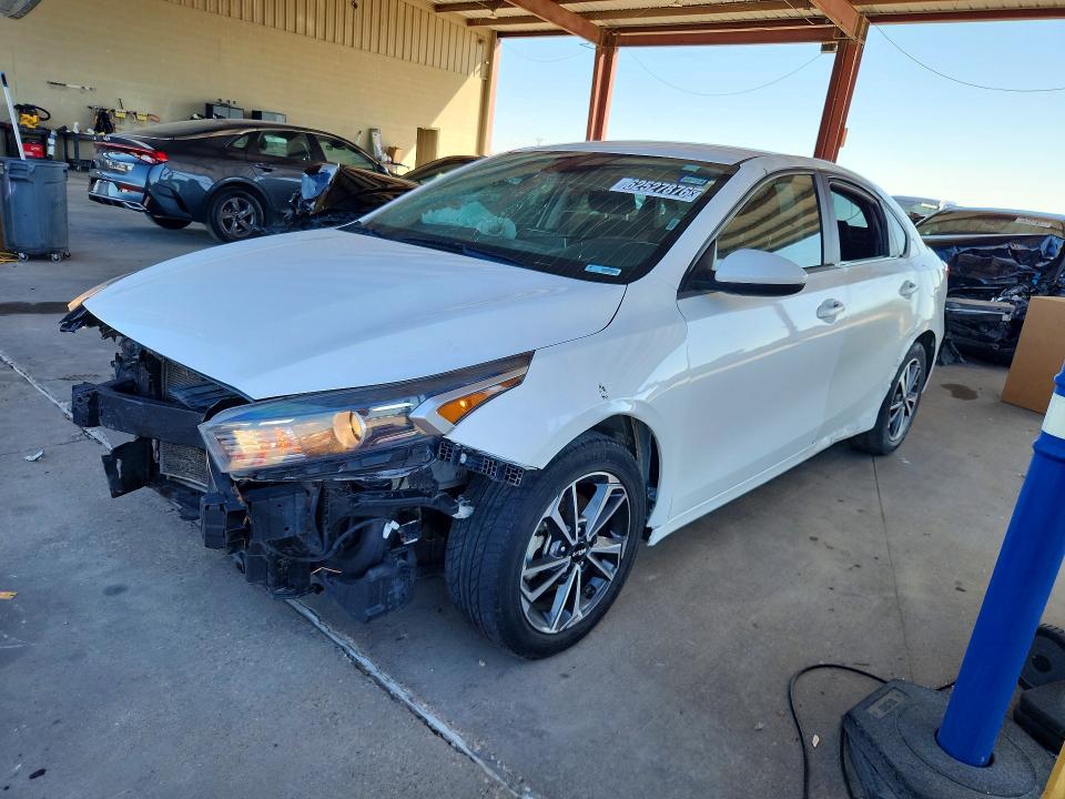 2022 Kia Forte VIN 3KPF24ADXNE425513 COPART salvage auction — FRONT END, Tx - Certificate Of Title, sold $2,250 on 2026-09-03 (photo 1)