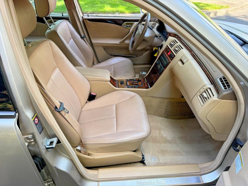 2000 Mercedes-benz E-class VIN WDBJF70J7YB018627 COPART salvage auction — MINOR DENT/SCRATCHES, Or - Certificate Of Title (P), sold $2,700 on 2026-07-20 (photo 5)