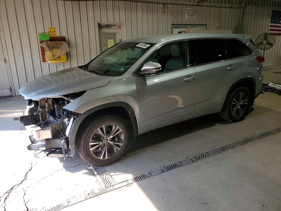 2018 Toyota Highlander VIN 5TDBZRFH5JS805880 COPART salvage auction — FRONT END, Pa - Certificate Of Salvage, sold $8,600 on 2026-07-20 (photo 1)