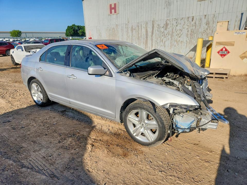 2010 Mercury Milan VIN 3MEHM0HA7AR601832 COPART salvage auction — FRONT END, MI - CERTIFICATE OF TITLE, sold $200 on 2026-09-09 (photo 4)