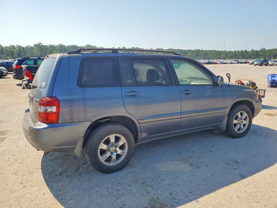 2004 Toyota Highlander VIN JTEGP21A240029241 COPART salvage auction — MINOR DENT/SCRATCHES, SC - CERTIFICATE OF TITLE, sold $900 on 2026-07-27 (photo 3)