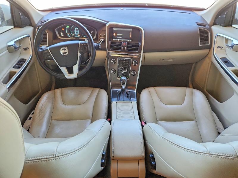 2015 Volvo Xc60 VIN YV4902RC6F2589307 COPART salvage auction — REAR END, Ca - Salvage Certificate, sold $1,600 on 2026-08-06 (photo 8)