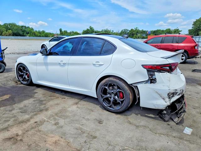 2019 Alfa romeo Giulia VIN ZARFAMAN6K7599575 COPART salvage auction — FRONT END, Fl - Certificate Of Title, sold $1,050 on 2026-07-27 (photo 2)