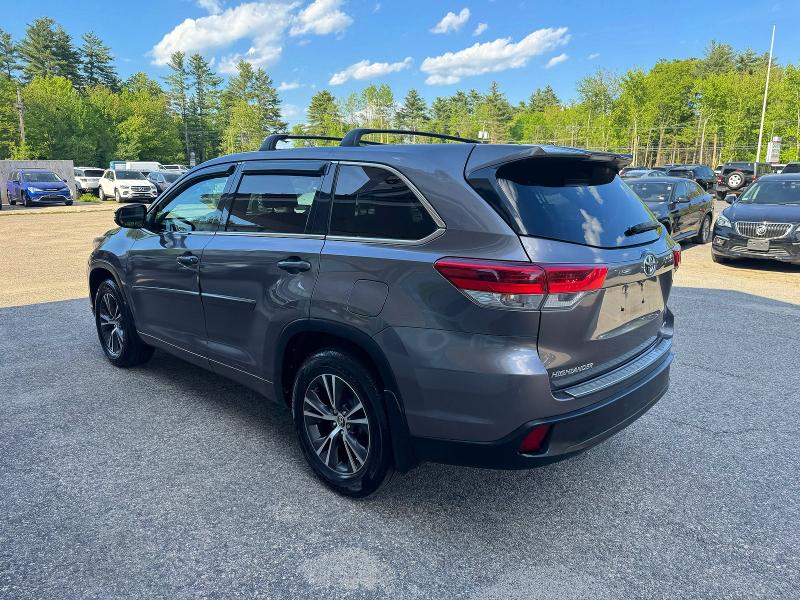 2018 Toyota Highlander VIN 5TDBZRFH6JS913523 COPART salvage auction — MINOR DENT/SCRATCHES, Ny - Certificate Of Title (P), sold $10,200 on 2026-07-27 (photo 3)