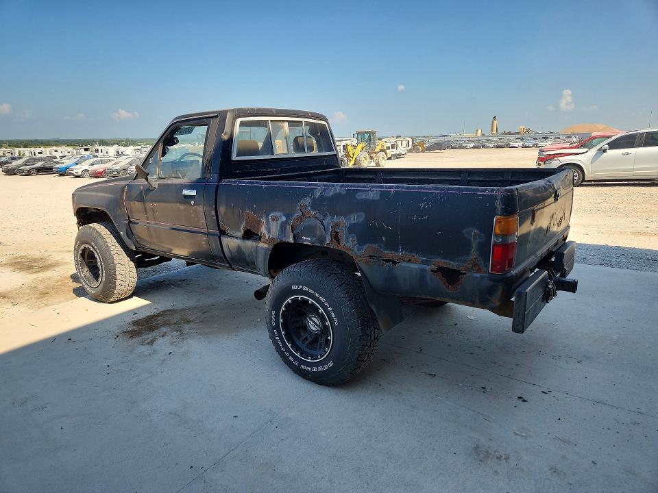 1986 Toyota Pickup VIN JT4RN63BXG0041531 COPART salvage auction — NORMAL WEAR, Sd - Certificate Of Title, sold $1,350 on 2026-07-28 (photo 2)