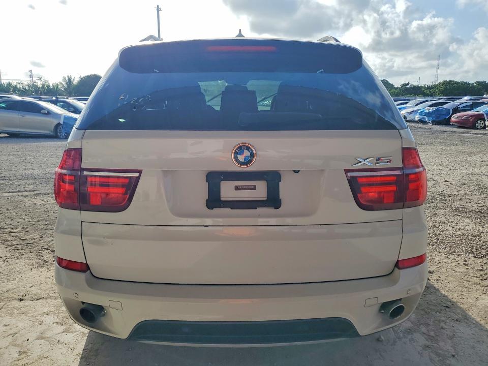 2013 BMW X5 VIN 5UXZV4C53D0E13562 COPART salvage auction — MINOR DENT/SCRATCHES, Fl - Certificate Of Title, sold $525 on 2026-07-29 (photo 6)