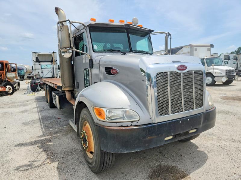 2010 Peterbilt 340 VIN 2NPRLN9X0AM794216 — COPART salvage auction photo