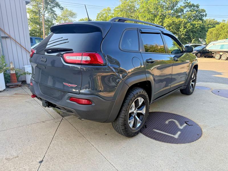 2017 Jeep Cherokee VIN 1C4PJMBS6HW500108 COPART salvage auction — NORMAL WEAR, ME - CERTIFICATE OF TITLE (P), sold $3,800 on 2026-07-31 (photo 4)